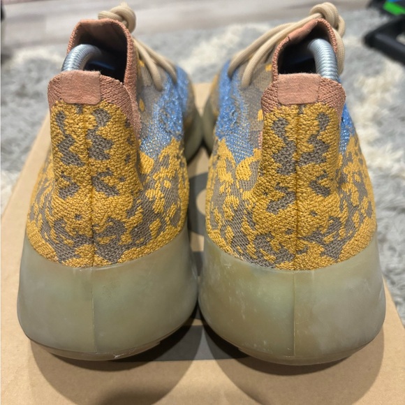 Yeezy Boost 380 - Picture 6 of 7